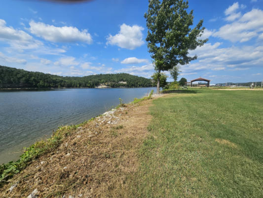 858 RIVER FRONT DR, CLIFTON, TN 38425, photo 4 of 17