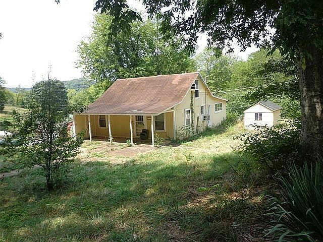8863 OLD KING HOLLOW RD, MOUNT PLEASANT, TN 38474, photo 1 of 6