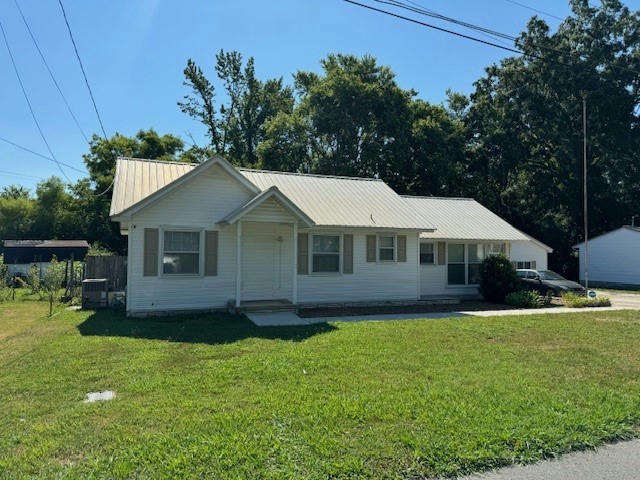 203 S COLLINS ST, TULLAHOMA, TN 37388, photo 1 of 20