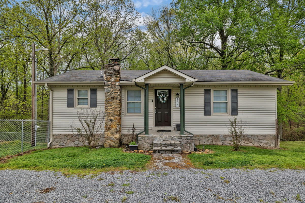 935 KEEN HOLLOW RD, WESTMORELAND, TN 37186, photo 1 of 40